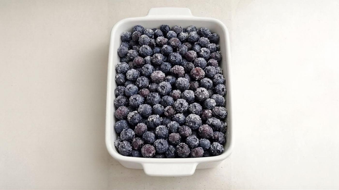 Irresistible 4-Ingredient Blueberry Dump Cake: Easiest Dessert Recipe