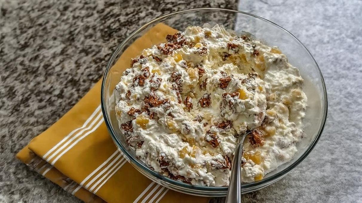 Pineapple Crackle Salad Recipe (Sweet & Crunchy)