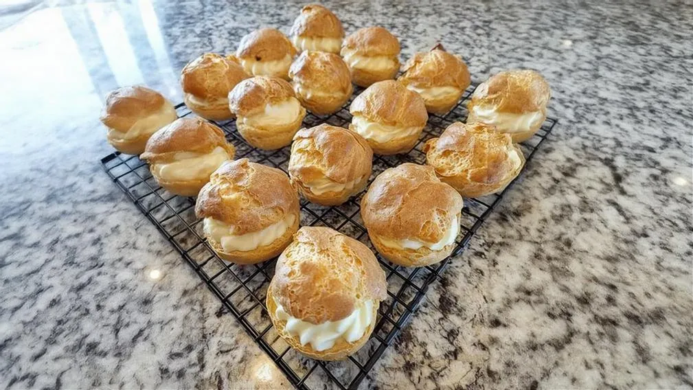 Easy Homemade Cream Puffs Recipe