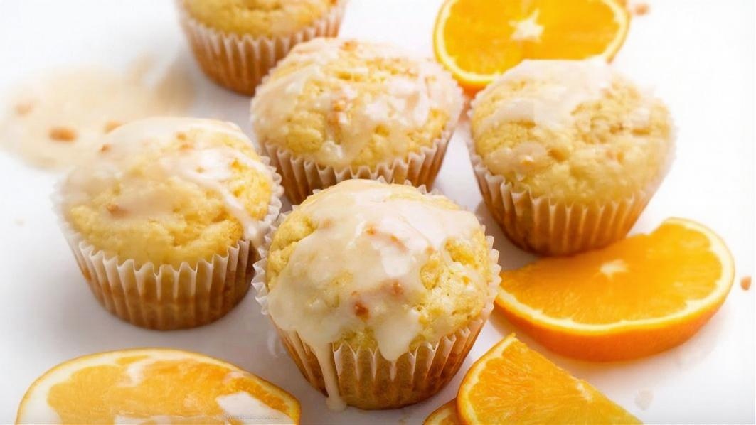 Fluffy Orange Vanilla Buttermilk Muffins