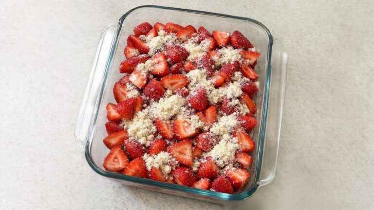 Baked Strawberry Dessert Recipe (Easy 4-Ingredient)