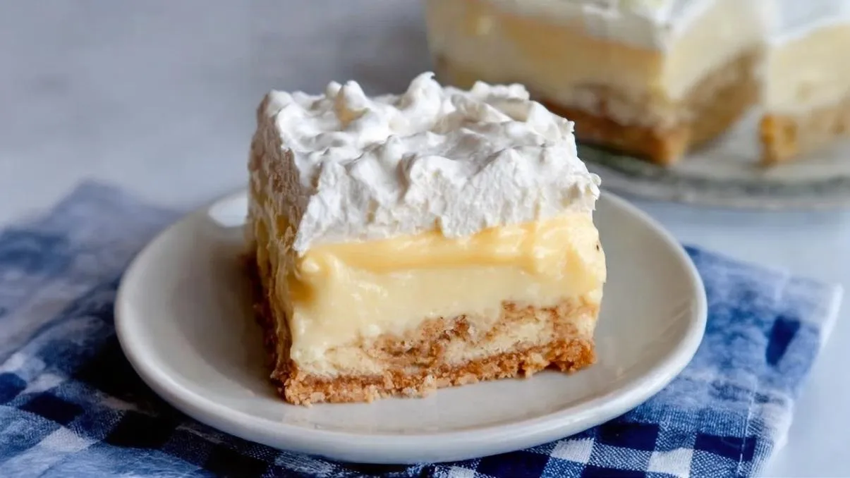 Velvety Banana Pudding Dream Cake