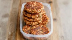 Low Carb 3-Ingredient Salmon Patties Recipe (Quick & Easy)