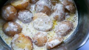 Creamy Slow Cooker Herb Potatoes Recipe (Effortless Side Dish)