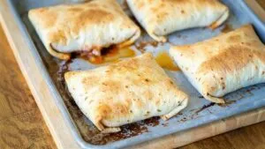Chicago-Style Pizza Puff Recipe (Homemade & Crispy)