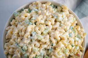 Dolly Parton’s Macaroni Salad Recipe (Tangy Twist)