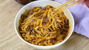 Mongolian Ground Beef Noodles Recipe (30-Min)