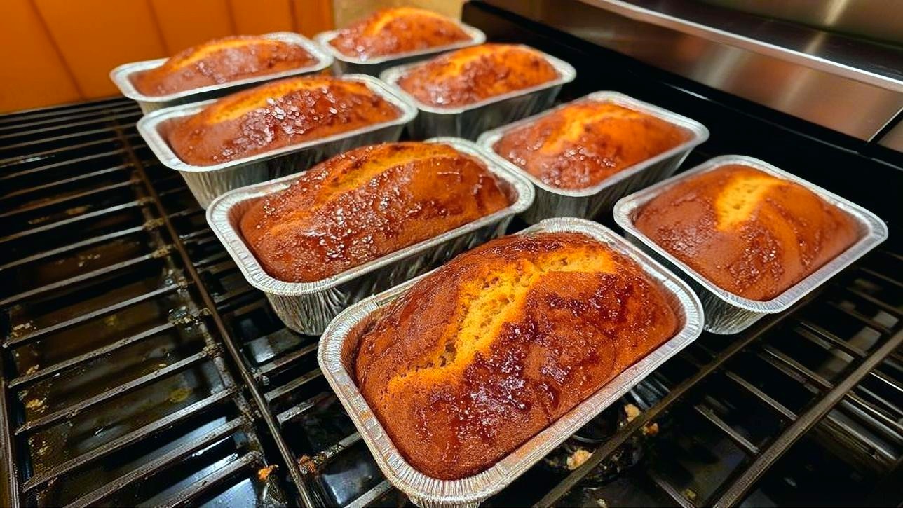 Classic Homemade Pound Cake Recipe (Rich & Buttery)